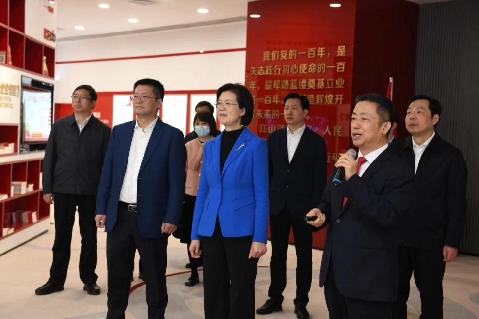 江蘇省委常委、組織部部長沈瑩調(diào)研紅豆1